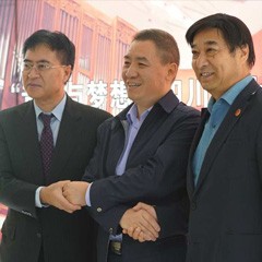 777盛世国际再出手公益，为四川25所小学捐赠777盛世国际高科技钢琴